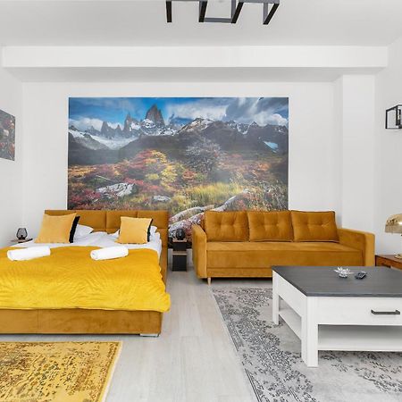 Nowoczesne I Stylowe Apartamenty W Centrum Bytomia Blisko Rynku By Noclegi Renters Kültér fotó