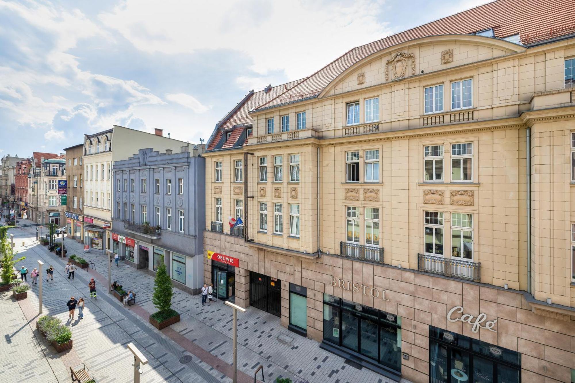 Nowoczesne I Stylowe Apartamenty W Centrum Bytomia Blisko Rynku By Noclegi Renters Kültér fotó